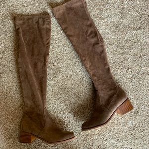 BRAND NEW Steve Madden over the knee suede boots